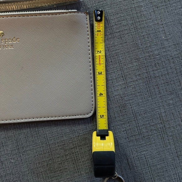 NWT's Large Kate Spade Wristlet - Picture 6 of 8